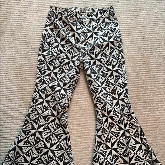 We The Free Geometric Black and White Flare Pants - Picture 5 of 10